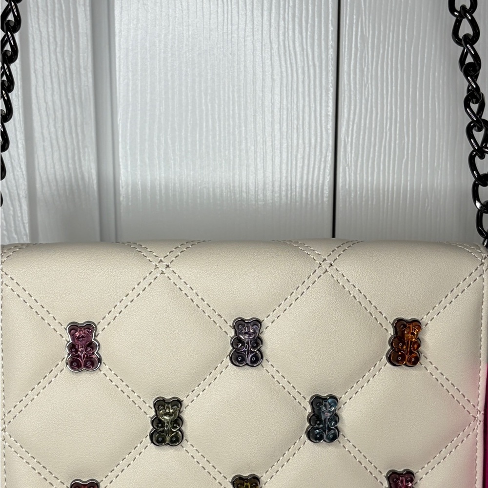 Betsy Johnson XOSybilg Gummy Bear Crossbody - Picture 13 of 13